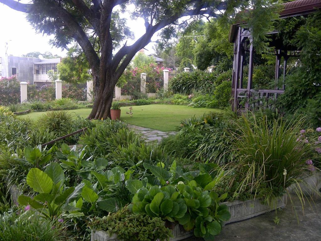 Melvin Residence Guest House Pretoria-Noord Exteriör bild