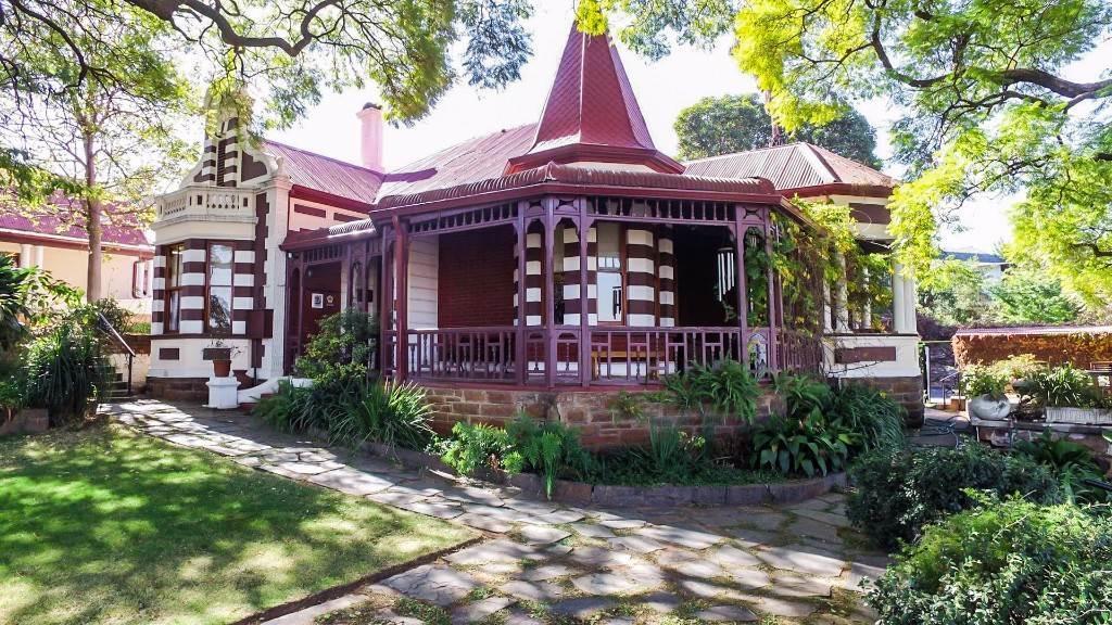 Melvin Residence Guest House Pretoria-Noord Exteriör bild